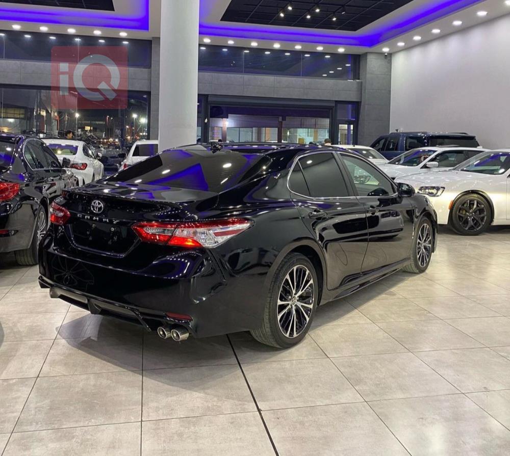 تۆیۆتا کامری